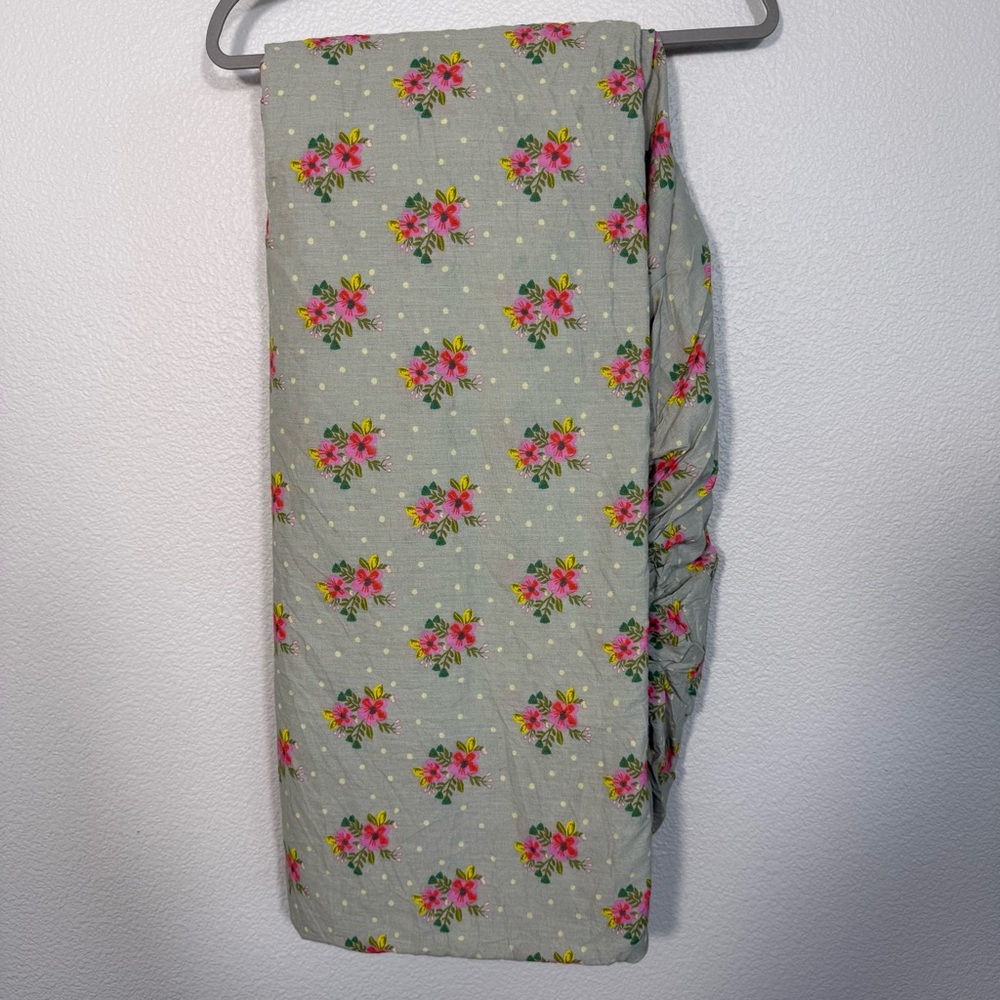 NATURAL LIFE Floral Polka Dot Fitted Sheet in Sage Green with Pink Blossoms